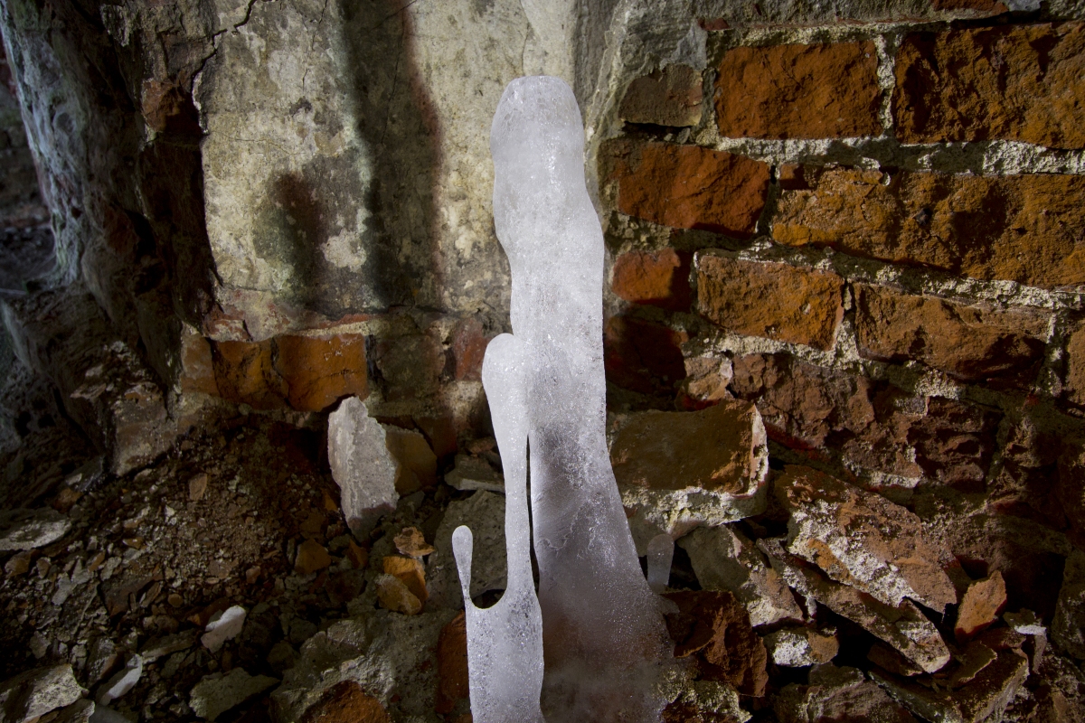 Ledo stalagmitai